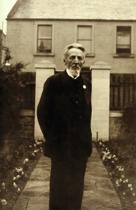 Framed Print : An unidentified man, standing in a garden, c1900. Creator: Unknown Framed Print : An unidentified man, standing in a garden, c1900. Creator: Unknown