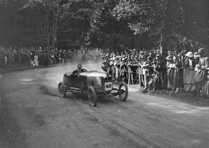 Framed Print : Unidentified open 4-seater competing in the MAC Shelsley Walsh Hillclimb, Worcestershire, 1923 Framed Print : Unidentified open 4-seater competing in the MAC Shelsley Walsh Hillclimb, Worcestershire, 1923