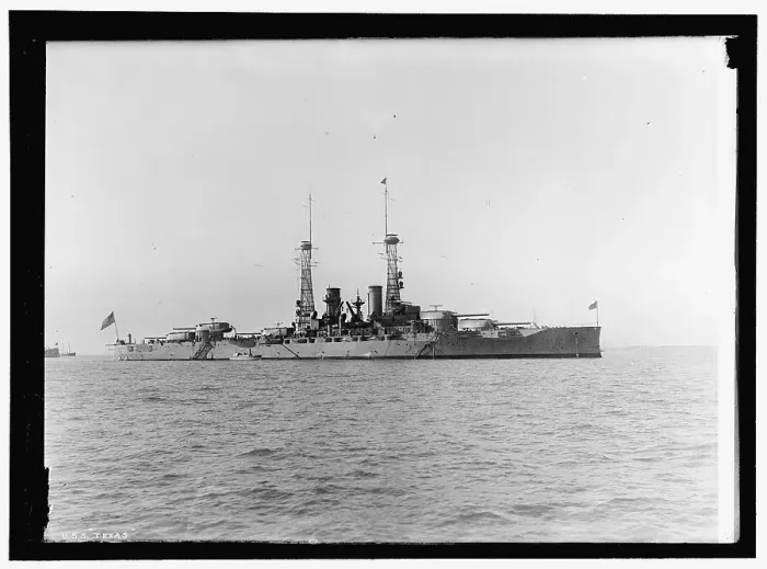 Framed Print : Unidentified ship, between 1910 and 1917. Creator: Harris & Ewing. Unidentified ship, between 1910 and 1917. Creator: Harris & Ewing Framed Print : Unidentified ship, between 1910 and 1917. Creator: Harris & Ewing. Unidentified ship, between 1910 and 1917. Creator: Harris & Ewing