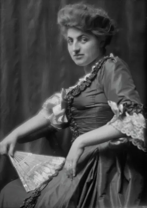 Framed Print : Unidentified woman, possibly Baroness Huard or Mrs. Francis Wilson, portrait photograph, ca. 1912. Creator: Arnold Genthe Framed Print : Unidentified woman, possibly Baroness Huard or Mrs. Francis Wilson, portrait photograph, ca. 1912. Creator: Arnold Genthe