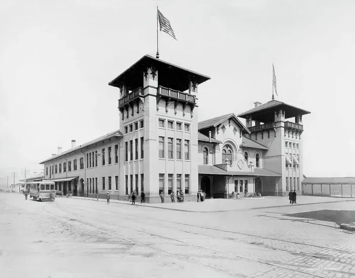 Framed Print : Union Station, Charleston, S.C. c.between 1910 and 1920. Creator: Unknown Framed Print : Union Station, Charleston, S.C. c.between 1910 and 1920. Creator: Unknown