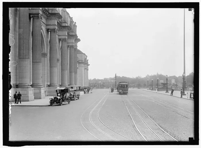 Framed Print : Union Station scene, between 1913 and 1917. Creator: Harris & Ewing. Union Station scene, between 1913 and 1917. Creator: Harris & Ewing Framed Print : Union Station scene, between 1913 and 1917. Creator: Harris & Ewing. Union Station scene, between 1913 and 1917. Creator: Harris & Ewing
