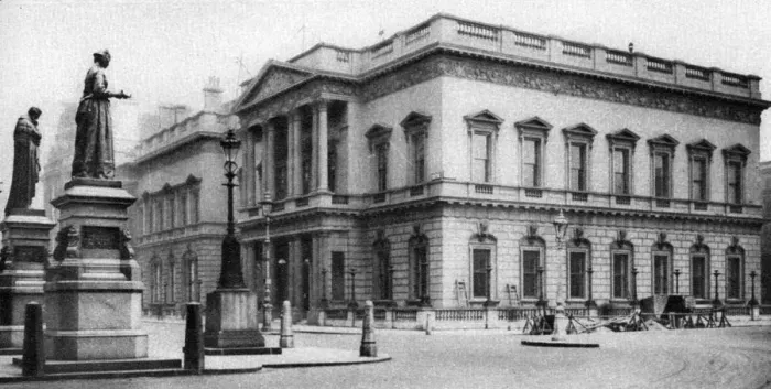 Framed Print : The United Service Club, Waterloo Place, London, 1926-1927 Framed Print : The United Service Club, Waterloo Place, London, 1926-1927