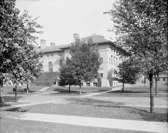 Framed Print : University of Minnesota, medical building, Minneapolis, Minn. between 1900 and 1910. Creator: Unknown Framed Print : University of Minnesota, medical building, Minneapolis, Minn. between 1900 and 1910. Creator: Unknown