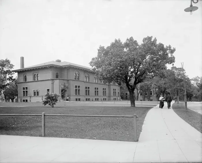 Framed Print : University of Minnesota, Shelvin Hall, Minneapolis, Minn. between 1900 and 1910. Creator: Unknown Framed Print : University of Minnesota, Shelvin Hall, Minneapolis, Minn. between 1900 and 1910. Creator: Unknown
