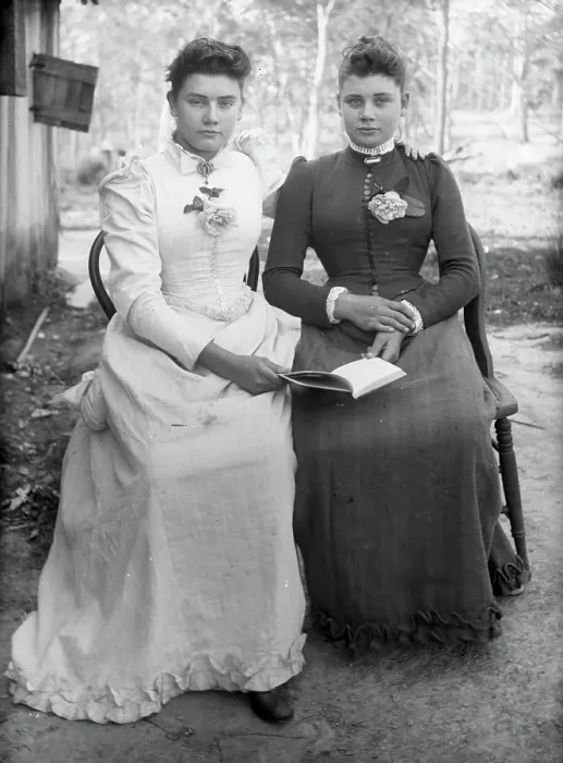 Framed Print : Two unknown ladies, possibly sisters, 1905. Creator: Robert Augustus Henry L'Estrange. Two unknown ladies, possibly sisters, 1905. Creator: Robert Augustus Henry L'Estrange Framed Print : Two unknown ladies, possibly sisters, 1905. Creator: Robert Augustus Henry L'Estrange. Two unknown ladies, possibly sisters, 1905. Creator: Robert Augustus Henry L'Estrange
