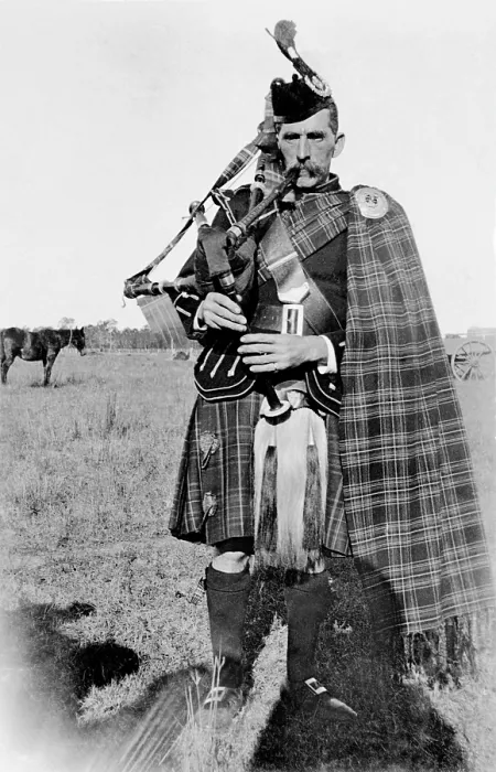 Framed Print : Unknown man in full Scottish kilt with bagpipes, c1900s. Creator: Robert Augustus Henry L'Estrange. Unknown man in full Scottish kilt with bagpipes, c1900s Framed Print : Unknown man in full Scottish kilt with bagpipes, c1900s. Creator: Robert Augustus Henry L'Estrange. Unknown man in full Scottish kilt with bagpipes, c1900s