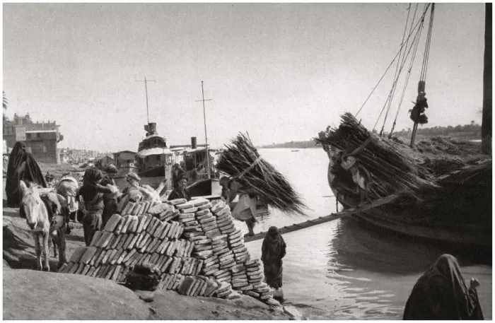 Framed Print : Unloading cargo from a boat, Muhaila, Baghdad, Iraq, 1925. Artist: A Kerim Framed Print : Unloading cargo from a boat, Muhaila, Baghdad, Iraq, 1925. Artist: A Kerim
