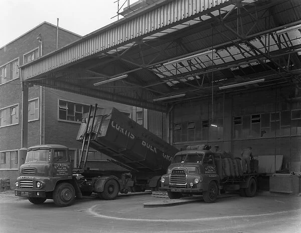 Unloading and loading lorries, Spillers Animal Foods, Gainsborough, Lincolnshire, 1961
