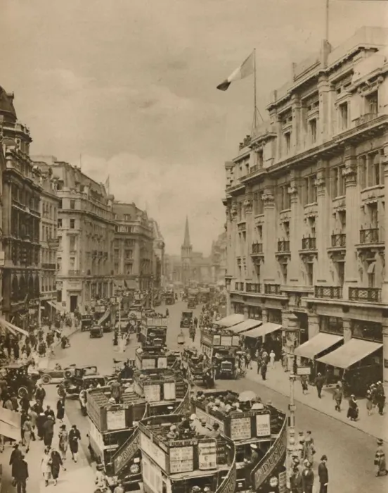 Framed Print : Upper Part off Regent Street, The Paradise of Londons Shoppers, c1935. Creator: Unknown Framed Print : Upper Part off Regent Street, The Paradise of Londons Shoppers, c1935. Creator: Unknown