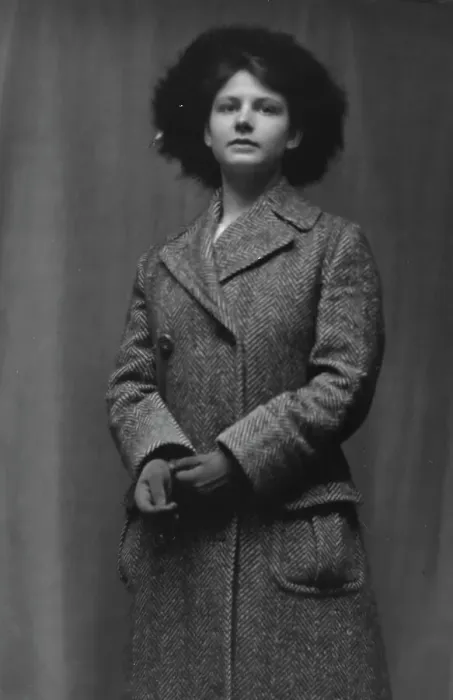 Framed Print : Urchs, Outonita, Miss, portrait photograph, 1913. Creator: Arnold Genthe Framed Print : Urchs, Outonita, Miss, portrait photograph, 1913. Creator: Arnold Genthe
