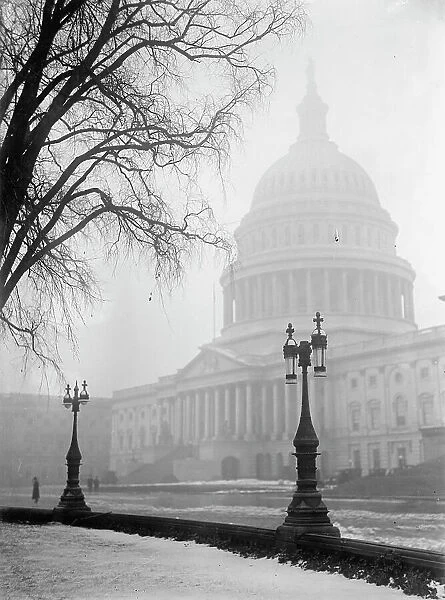 U.S. Capitol, 1917. Creator: Harris & Ewing. U.S. Capitol, 1917. Creator: Harris & Ewing