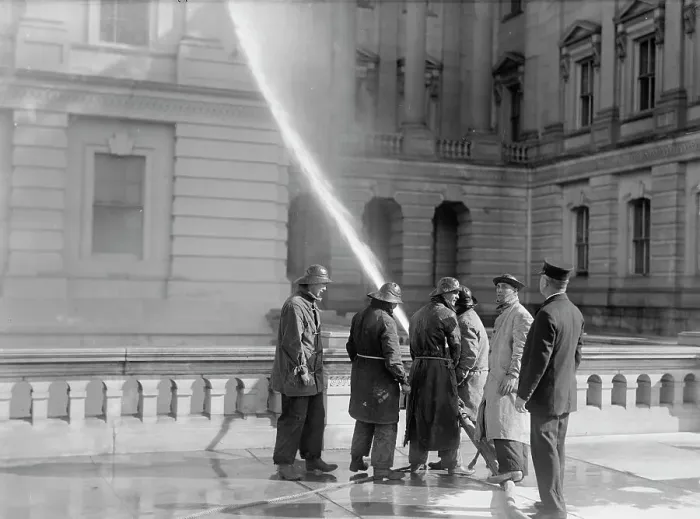 Framed Print : U.S. Capitol - Cleaning Exterior, 1913. Creator: Harris & Ewing. U.S. Capitol - Cleaning Exterior, 1913. Creator: Harris & Ewing Framed Print : U.S. Capitol - Cleaning Exterior, 1913. Creator: Harris & Ewing. U.S. Capitol - Cleaning Exterior, 1913. Creator: Harris & Ewing