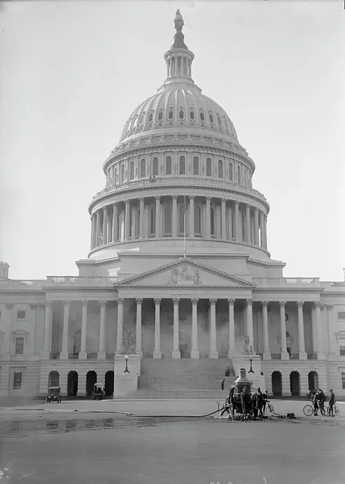 Framed Print : U.S. Capitol - Cleaning Exterior, 1913. Creator: Harris & Ewing. U.S. Capitol - Cleaning Exterior, 1913. Creator: Harris & Ewing Framed Print : U.S. Capitol - Cleaning Exterior, 1913. Creator: Harris & Ewing. U.S. Capitol - Cleaning Exterior, 1913. Creator: Harris & Ewing