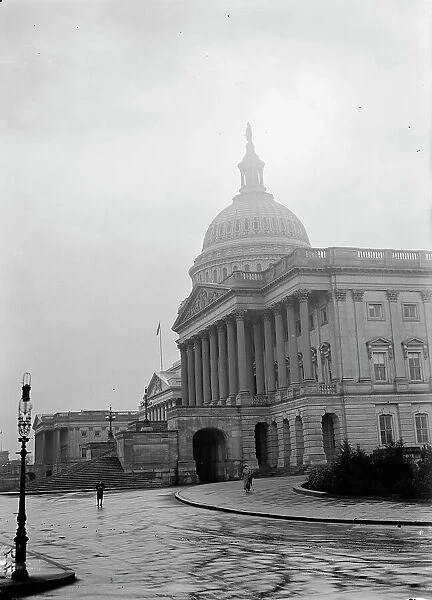 U.S. Capitol - East Facade, 1914. Creator: Harris & Ewing. U.S. Capitol - East Facade, 1914. Creator: Harris & Ewing