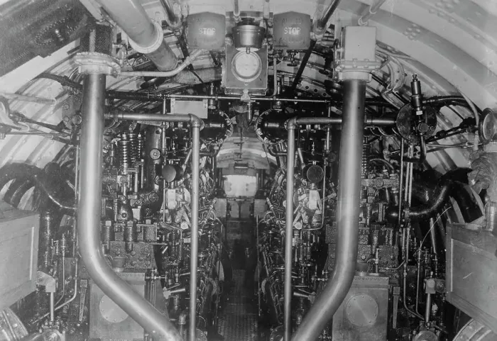 Framed Print : U.S. Submarine, Amidships, looking aft, between c1910 and c1915. Creator: Bain News Service Framed Print : U.S. Submarine, Amidships, looking aft, between c1910 and c1915. Creator: Bain News Service