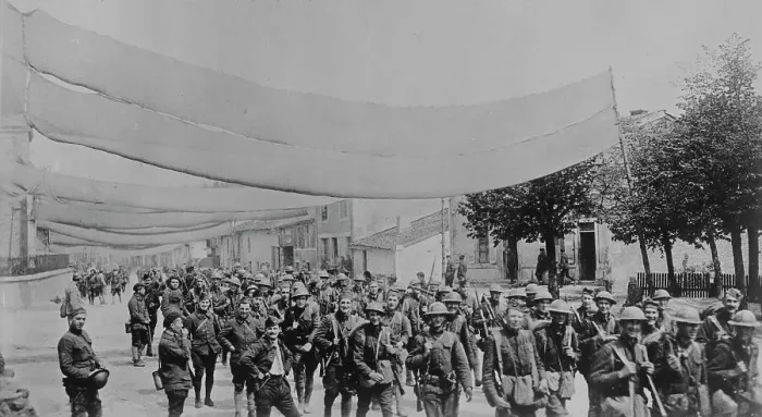 Framed Print : U.S. troops on camouflaged road, 11 May 1918. Creator: Bain News Service Framed Print : U.S. troops on camouflaged road, 11 May 1918. Creator: Bain News Service