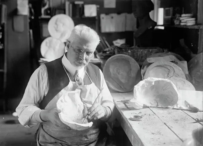 Framed Print : U.S.J. Dunbar with Death Mask of Admiral Dewey, 1917. Creator: Harris & Ewing. U.S.J. Dunbar with Death Mask of Admiral Dewey, 1917. Creator: Harris & Ewing Framed Print : U.S.J. Dunbar with Death Mask of Admiral Dewey, 1917. Creator: Harris & Ewing. U.S.J. Dunbar with Death Mask of Admiral Dewey, 1917. Creator: Harris & Ewing