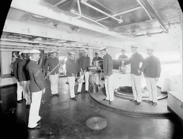 Framed Print : U.S.S. Massachusetts, 6 inch gun and crew, between 1896 and 1901. Creator: Unknown Framed Print : U.S.S. Massachusetts, 6 inch gun and crew, between 1896 and 1901. Creator: Unknown