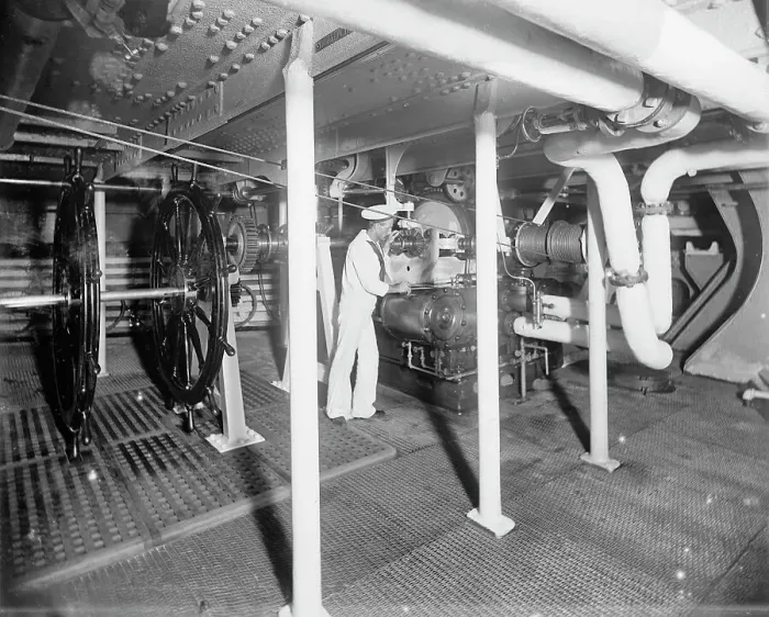 Framed Print : U.S.S. Massachusetts, steam steering gear, between 1896 and 1901. Creator: Unknown Framed Print : U.S.S. Massachusetts, steam steering gear, between 1896 and 1901. Creator: Unknown