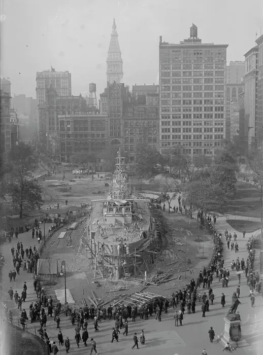 Framed Print : U.S.S. Recruit, Union Sq. between c1915 and c1920. Creator: Bain News Service Framed Print : U.S.S. Recruit, Union Sq. between c1915 and c1920. Creator: Bain News Service