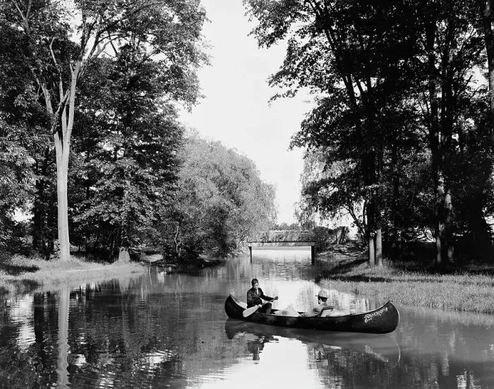 Framed Print : Vacation days, Belle Isle Park, exterior, Detroit, Mich. between 1900 and 1910. Creator: Unknown Framed Print : Vacation days, Belle Isle Park, exterior, Detroit, Mich. between 1900 and 1910. Creator: Unknown