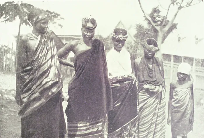 Framed Print : Vai women, 1906. Creator: Unknown Framed Print : Vai women, 1906. Creator: Unknown