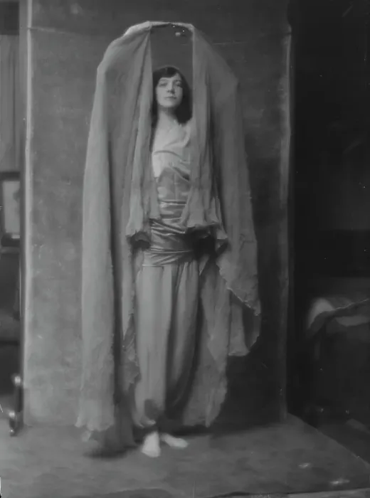 Framed Print : Valentine, Gwendolyn, Miss, or her friend, portrait photograph, 1916. Creator: Arnold Genthe Framed Print : Valentine, Gwendolyn, Miss, or her friend, portrait photograph, 1916. Creator: Arnold Genthe