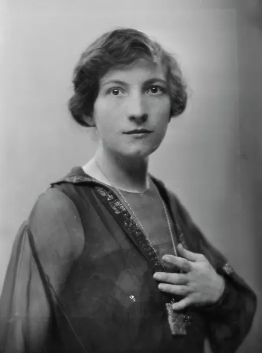 Framed Print : Varesi, Gilda, Miss, portrait photograph, between 1915 and 1920. Creator: Arnold Genthe Framed Print : Varesi, Gilda, Miss, portrait photograph, between 1915 and 1920. Creator: Arnold Genthe