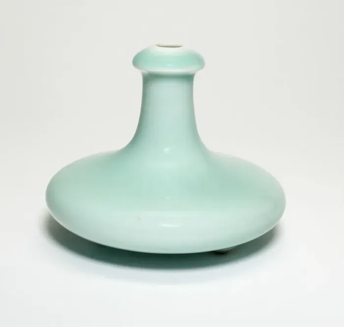 Framed Print : Vase with Flattened Body, Qing dynasty, Yongzheng reign mark (1723-1735) Framed Print : Vase with Flattened Body, Qing dynasty, Yongzheng reign mark (1723-1735)