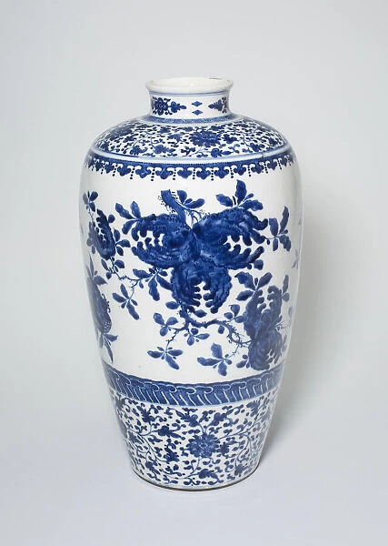 Vase with Pomegranates and Stylized Floral Scrolls, Qing dynasty (1644-1911)