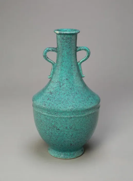 Framed Print : Vase, Qing dynasty (1644-1911), Qianlong reign mark and period (1736-1795) Framed Print : Vase, Qing dynasty (1644-1911), Qianlong reign mark and period (1736-1795)
