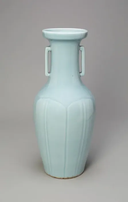 Framed Print : Vase with Rectangular Handles, Qing dynasty (1644-1911), Qianlong reign (1736-1795) Framed Print : Vase with Rectangular Handles, Qing dynasty (1644-1911), Qianlong reign (1736-1795)