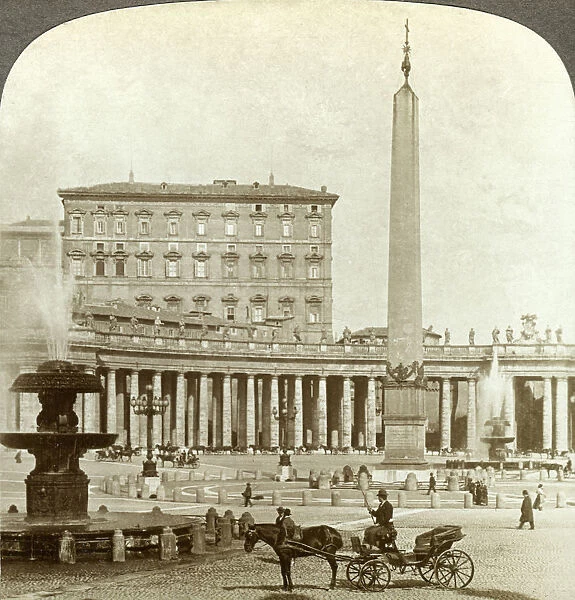 The Vatican Palace from St Peters Square, Rome, Italy. Artist: Underwood & Underwood