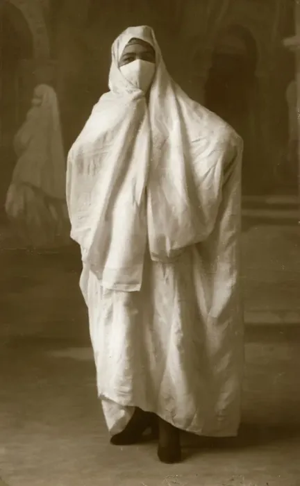 Framed Print : Veiled woman, Algiers, Algeria, 1943 Framed Print : Veiled woman, Algiers, Algeria, 1943