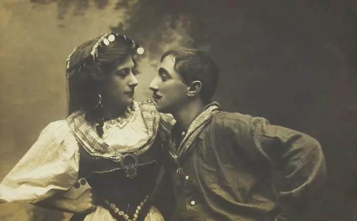 Framed Print : Venie Clements and Bert Edwards acting in 'La danse des Apaches', c1910. Creator: Unknown Framed Print : Venie Clements and Bert Edwards acting in 'La danse des Apaches', c1910. Creator: Unknown