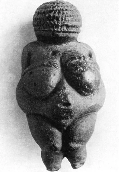 Venus of Willendorf, Stone Age oolitic limestone carving, c24, 000-c22, 000 BC
