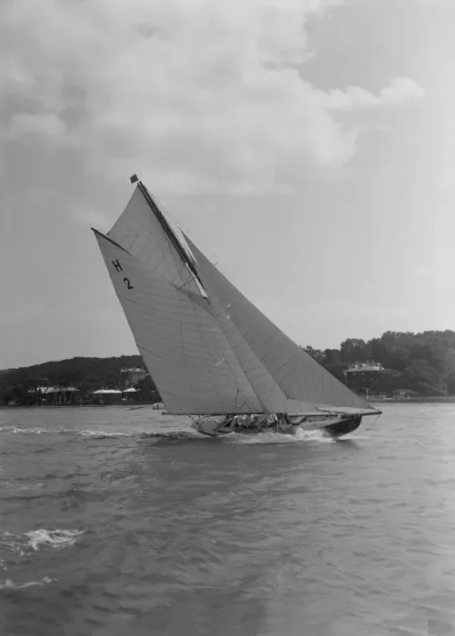 Framed Print : Verbena (H2), a gaff rig 8 Metre, sailing close-hauled, 1911. Creator: Kirk & Sons of Cowes Framed Print : Verbena (H2), a gaff rig 8 Metre, sailing close-hauled, 1911. Creator: Kirk & Sons of Cowes