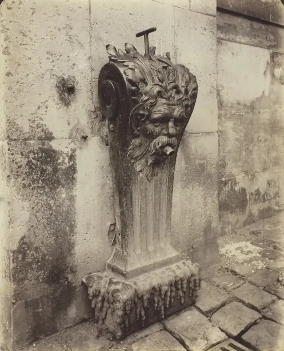 Framed Print : Versailles, Fontaine dans la Cour de Marbre, 1903. Creator: Eugene Atget Framed Print : Versailles, Fontaine dans la Cour de Marbre, 1903. Creator: Eugene Atget
