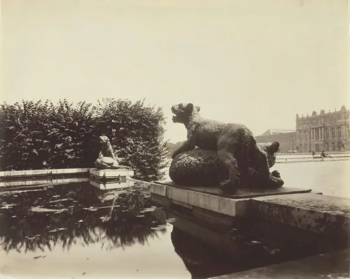 Framed Print : Versailles, Fontaine du Point du Jour, (Tigre Terrassant un Ours par Houzeau), 1903. Creator: Eugene Atget Framed Print : Versailles, Fontaine du Point du Jour, (Tigre Terrassant un Ours par Houzeau), 1903. Creator: Eugene Atget
