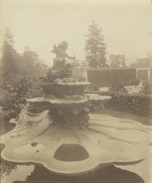 Framed Print : Versailles, Grand Trianon (Le Parc), 1905. Creator: Eugene Atget Framed Print : Versailles, Grand Trianon (Le Parc), 1905. Creator: Eugene Atget