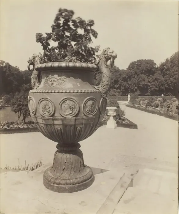 Framed Print : Versailles, Vase par Ballin, 1901. Creator: Eugene Atget Framed Print : Versailles, Vase par Ballin, 1901. Creator: Eugene Atget
