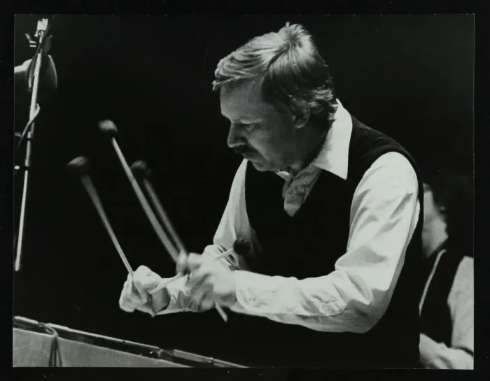 Framed Print : Vibraphonist Gary Burton playing at the Forum Theatre, Hatfield, Hertfordshire, 29 November 1980 Framed Print : Vibraphonist Gary Burton playing at the Forum Theatre, Hatfield, Hertfordshire, 29 November 1980