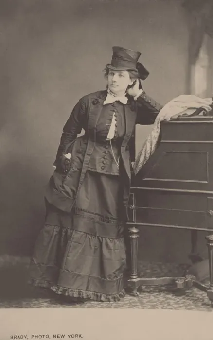 Framed Print : Victoria Claflin Woodhull (1838-1927), Between 1866 and 1873 Framed Print : Victoria Claflin Woodhull (1838-1927), Between 1866 and 1873