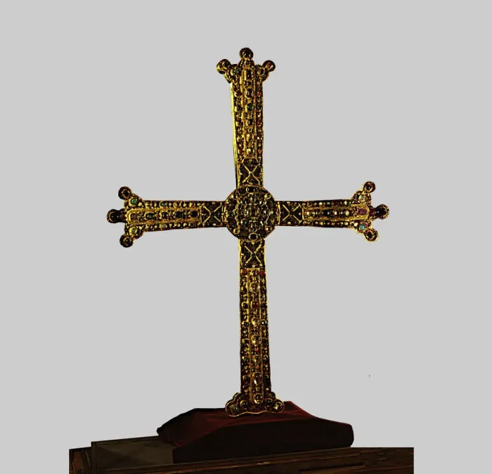 Framed Print : Victoria Cross, year 908, preserved in the Holy Chamber of the Oviedo Cathedral Framed Print : Victoria Cross, year 908, preserved in the Holy Chamber of the Oviedo Cathedral