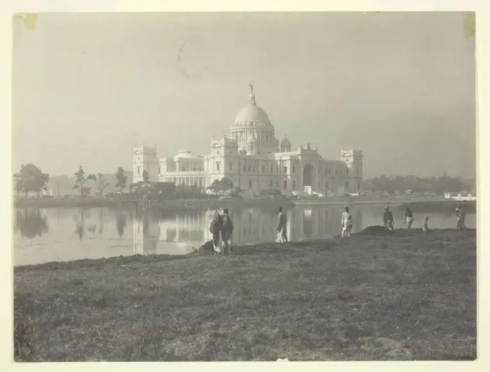 Framed Print : Victoria Memorial at Calcutta, ca. 1910s. Creator: Johnston & Hoffmann Framed Print : Victoria Memorial at Calcutta, ca. 1910s. Creator: Johnston & Hoffmann
