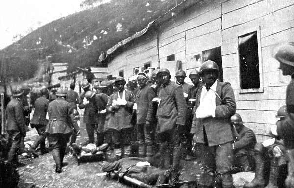 Victorieuse Offensive Italienne; Un poste de secours italien pendant les operations de... 1917. Creator: Unknown