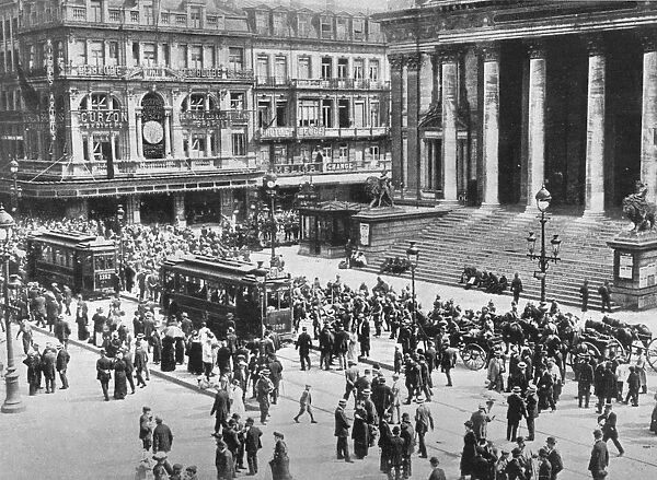 A view of the Bourse during the passage of the German troops, 1914