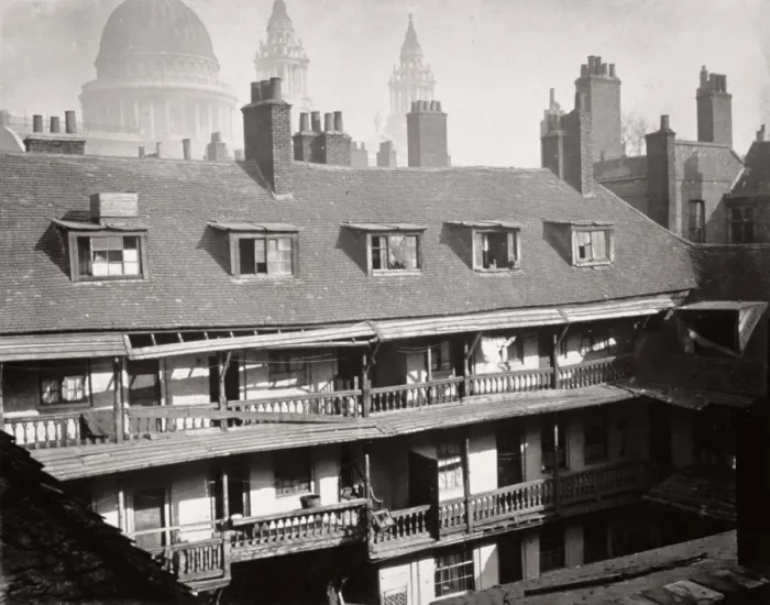 Framed Print : View of the galleries at the Oxford Arms Inn, Warwick Lane, from the roof, City of London, 1875 Framed Print : View of the galleries at the Oxford Arms Inn, Warwick Lane, from the roof, City of London, 1875