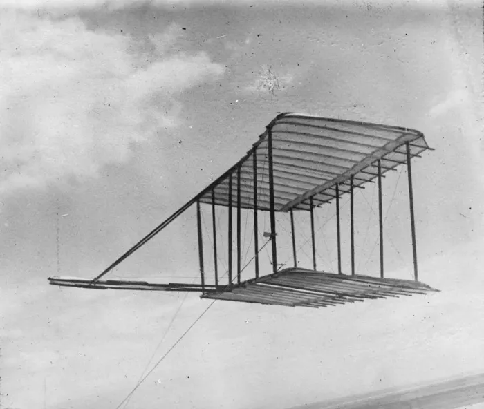 Framed Print : View of glider flying as a kite, 1900. Artist: Wright Brothers, (Orville and Wilbur) Framed Print : View of glider flying as a kite, 1900. Artist: Wright Brothers, (Orville and Wilbur)